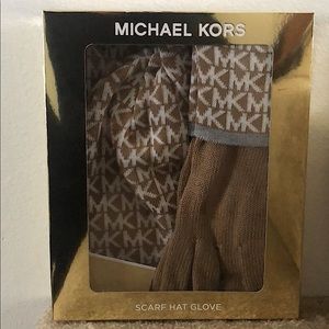 NEW Michael Kors 3pc Camel Hat, Gloves, Scarf Set